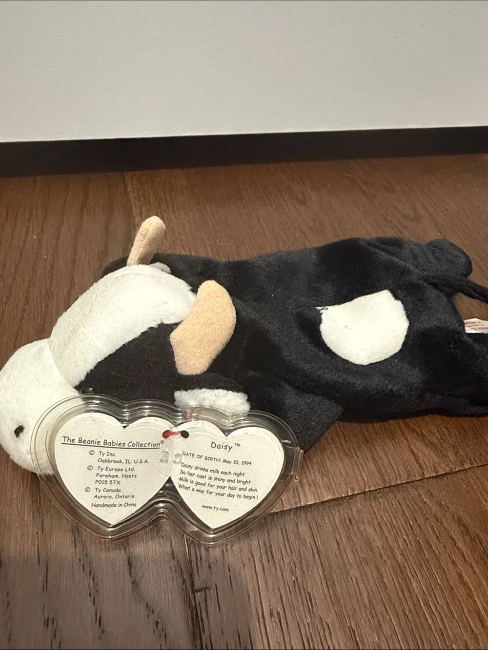 TY beanie Babies Daisy the Cow